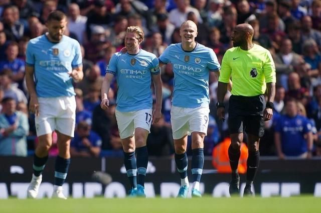 关于荣耀之战：曼城力克曼联，豪取胜利的信息