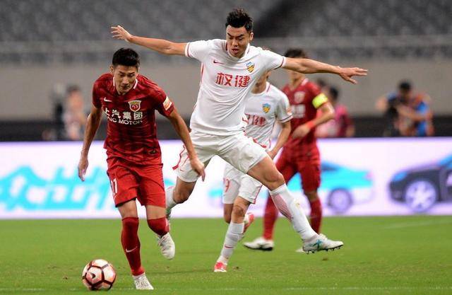 包含重庆力帆主场不敌对手，积分榜下滑的词条