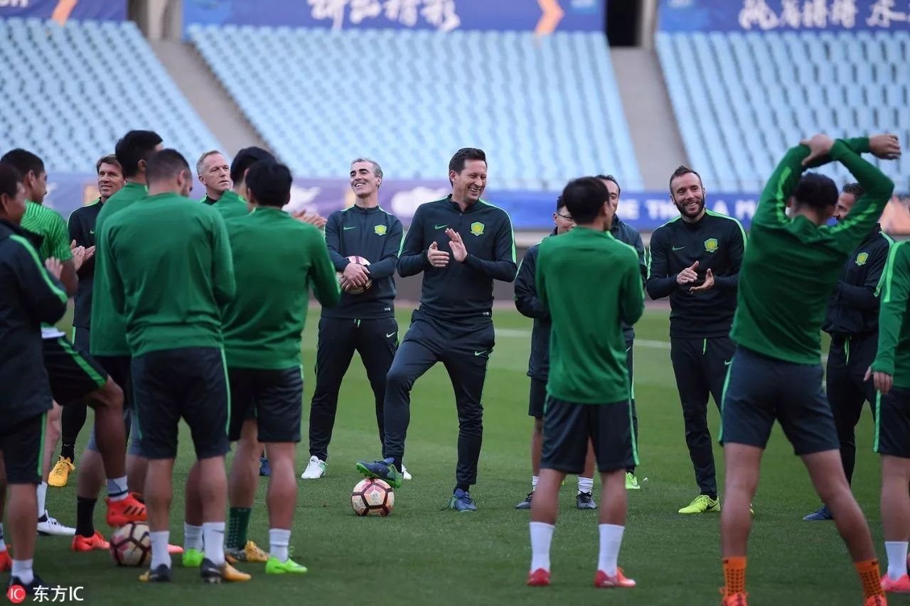 包含重庆力帆主场不敌对手，积分榜下滑的词条