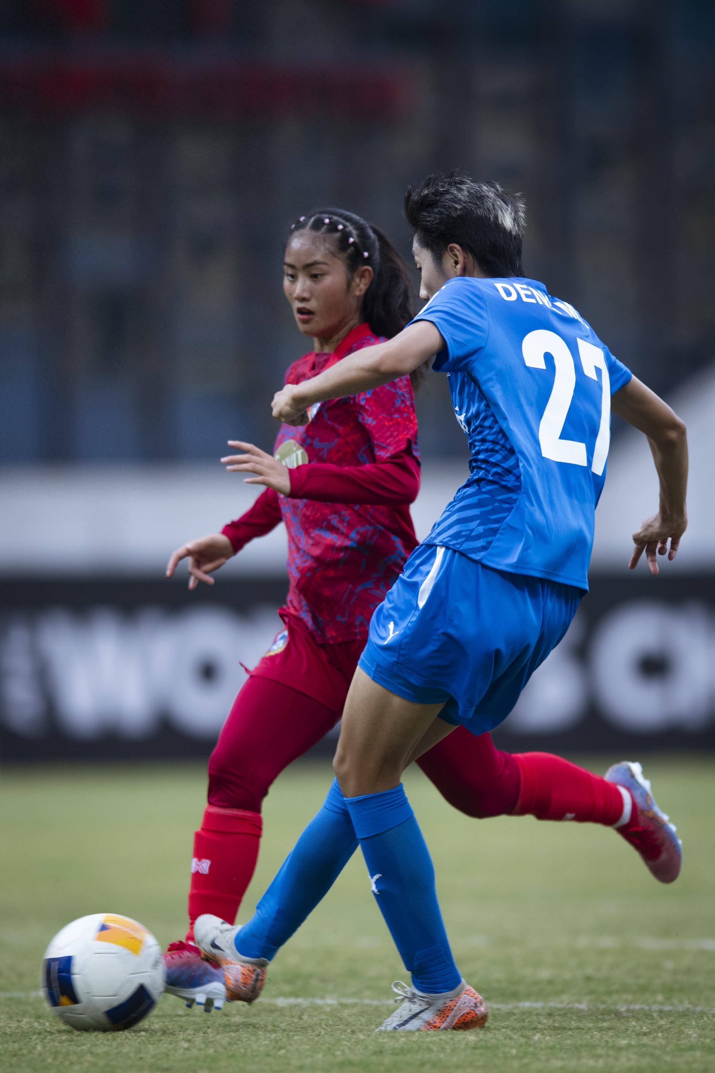 包含亚洲女足巨星闪耀欧洲赛场，斩获荣耀的词条