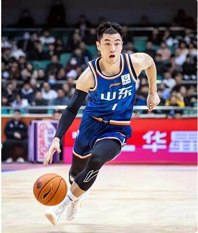 中国篮球巅峰对决引爆体育风暴 中国篮球巅峰对决引爆体育风暴