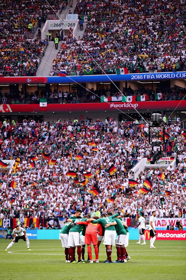 荷兰队在比赛中取得悬念胜利 荷兰队在比赛中取得悬念胜利