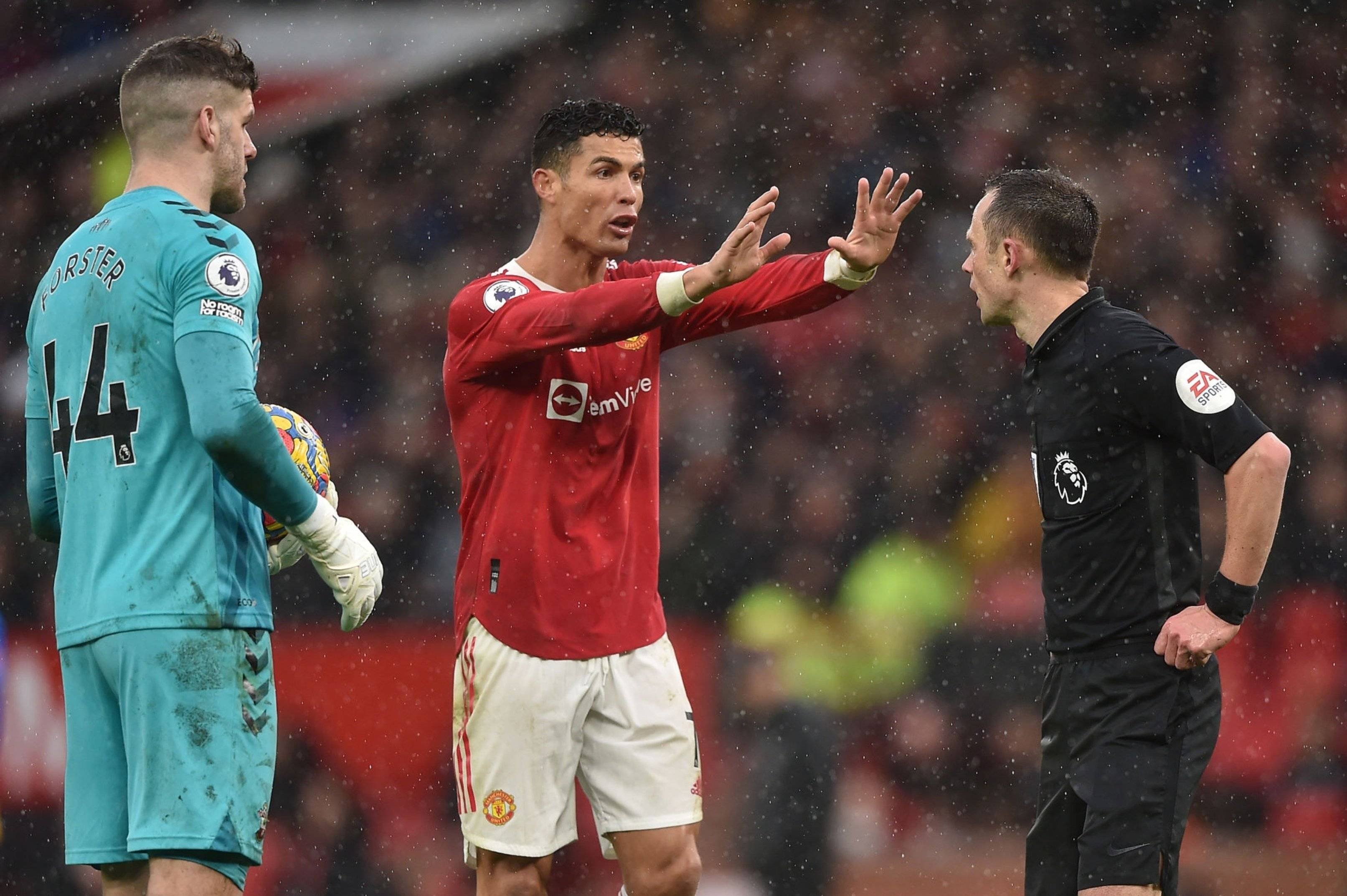 南安普顿逼平强敌，斩获一分良机