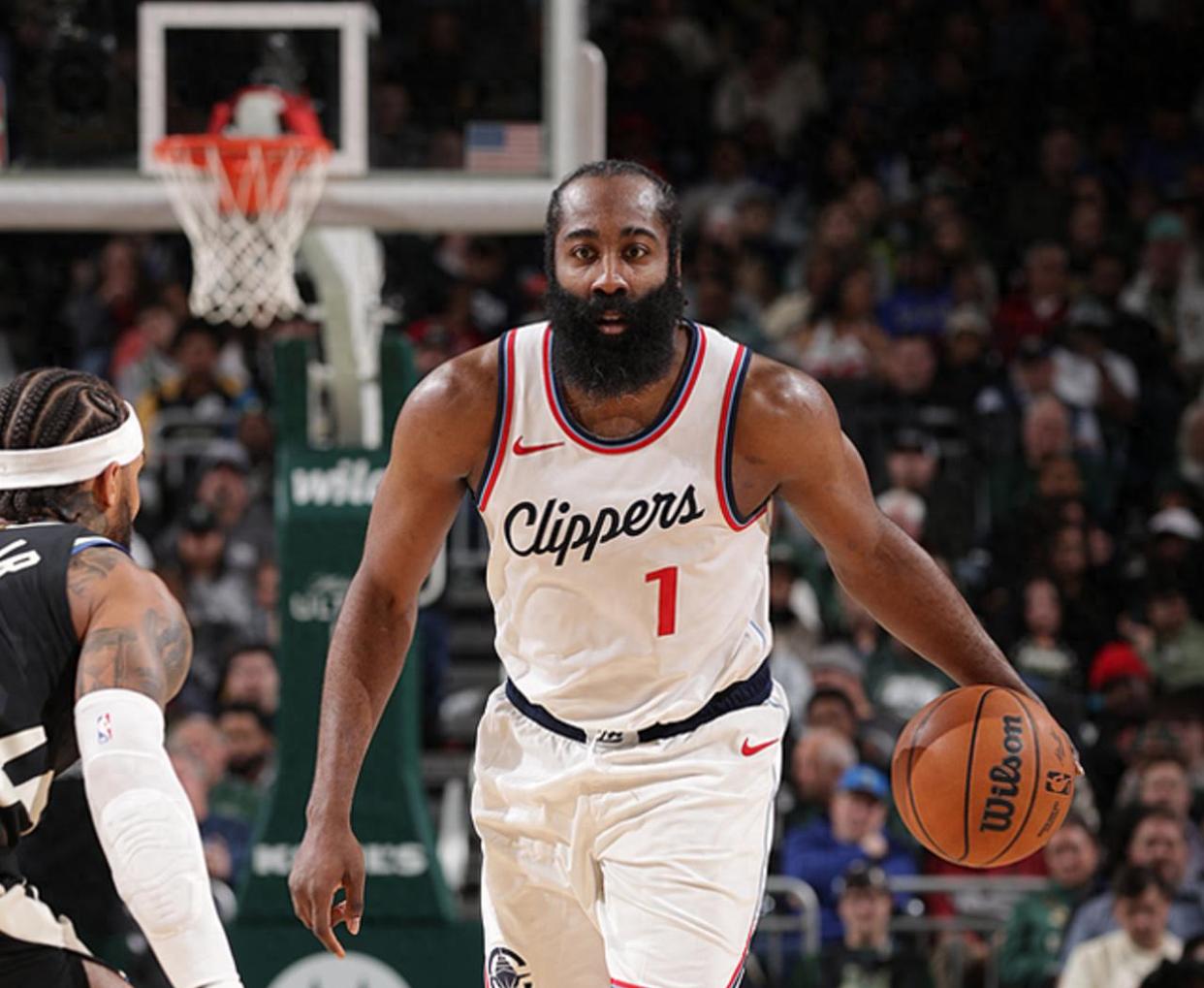 东部决赛惊险上演!雄鹿队力克篮网队 东部决赛惊险上演!雄鹿队力克篮网队