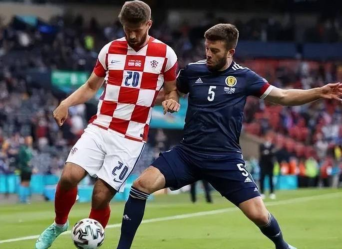 包含北马其顿队迎来一场紧张刺激的足球比赛的词条