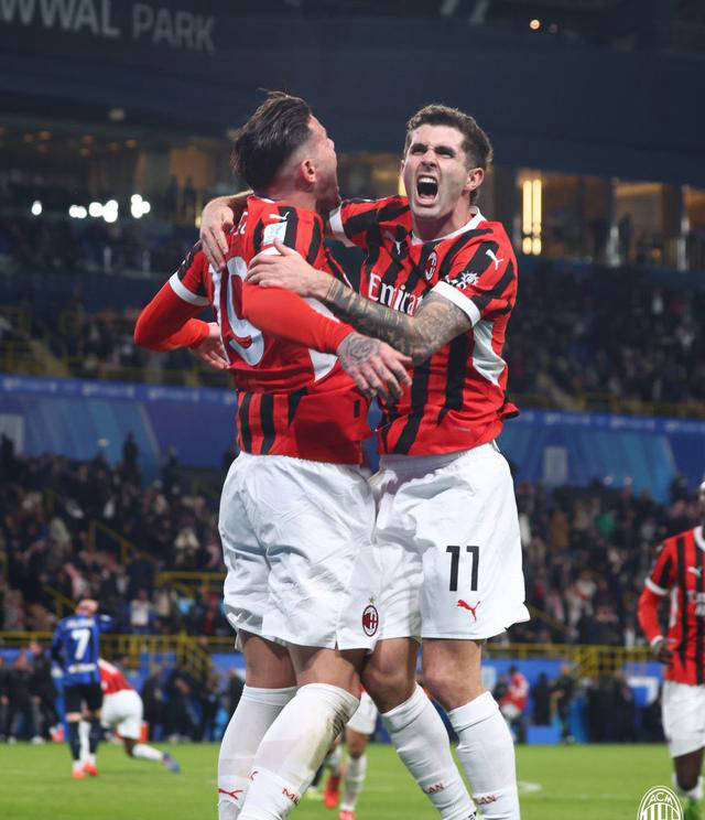 包含AC米兰主场战胜马德里竞技，晋级决赛成绩斐然的词条