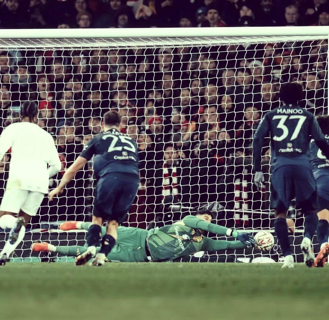 关于里昂球员传呼队友备战关键比赛的信息 关于里昂球员传呼队友备战关键比赛的信息