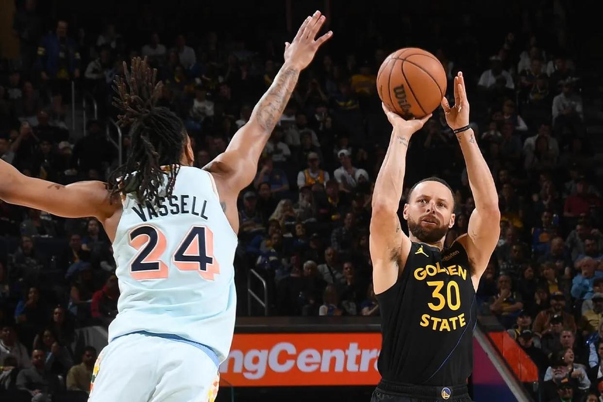 勇士战胜马刺,格林完成关键封盖的简单介绍 勇士战胜马刺,格林完成关键封盖的简单介绍