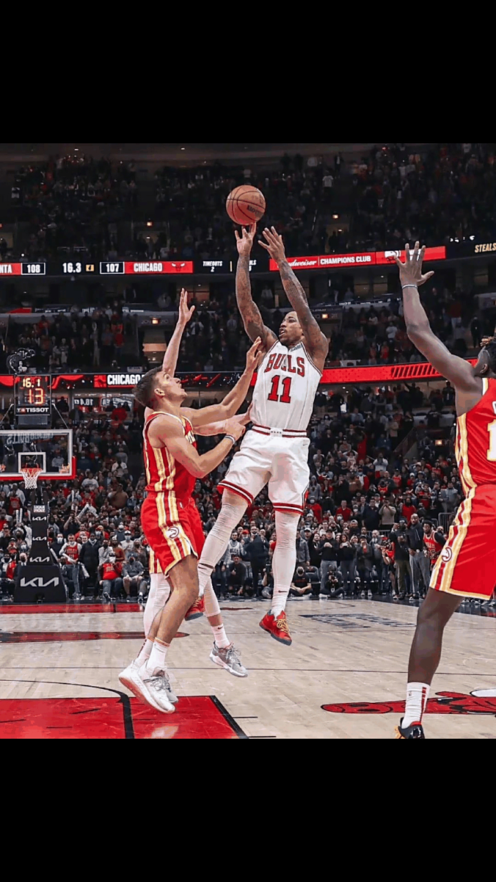 公牛客场不敌老鹰，德罗赞