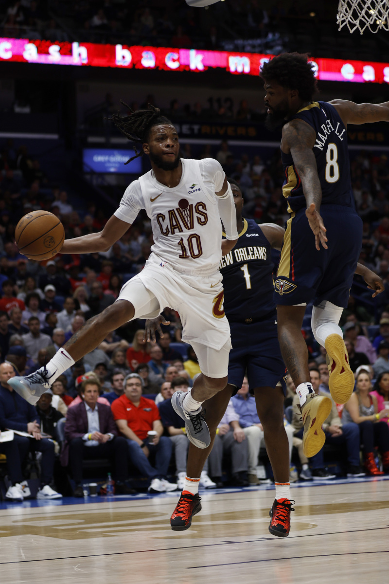 76人客场险胜活塞