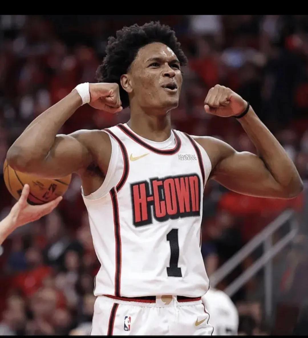 包含凯尔特人血洗灰熊，瓦兰丘纳斯统治全场的词条