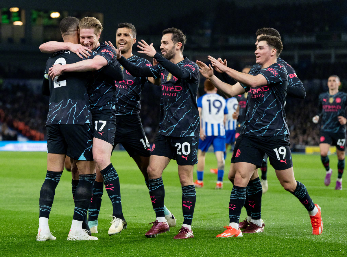 英超争冠焦点战，火箭全面压制老鹰