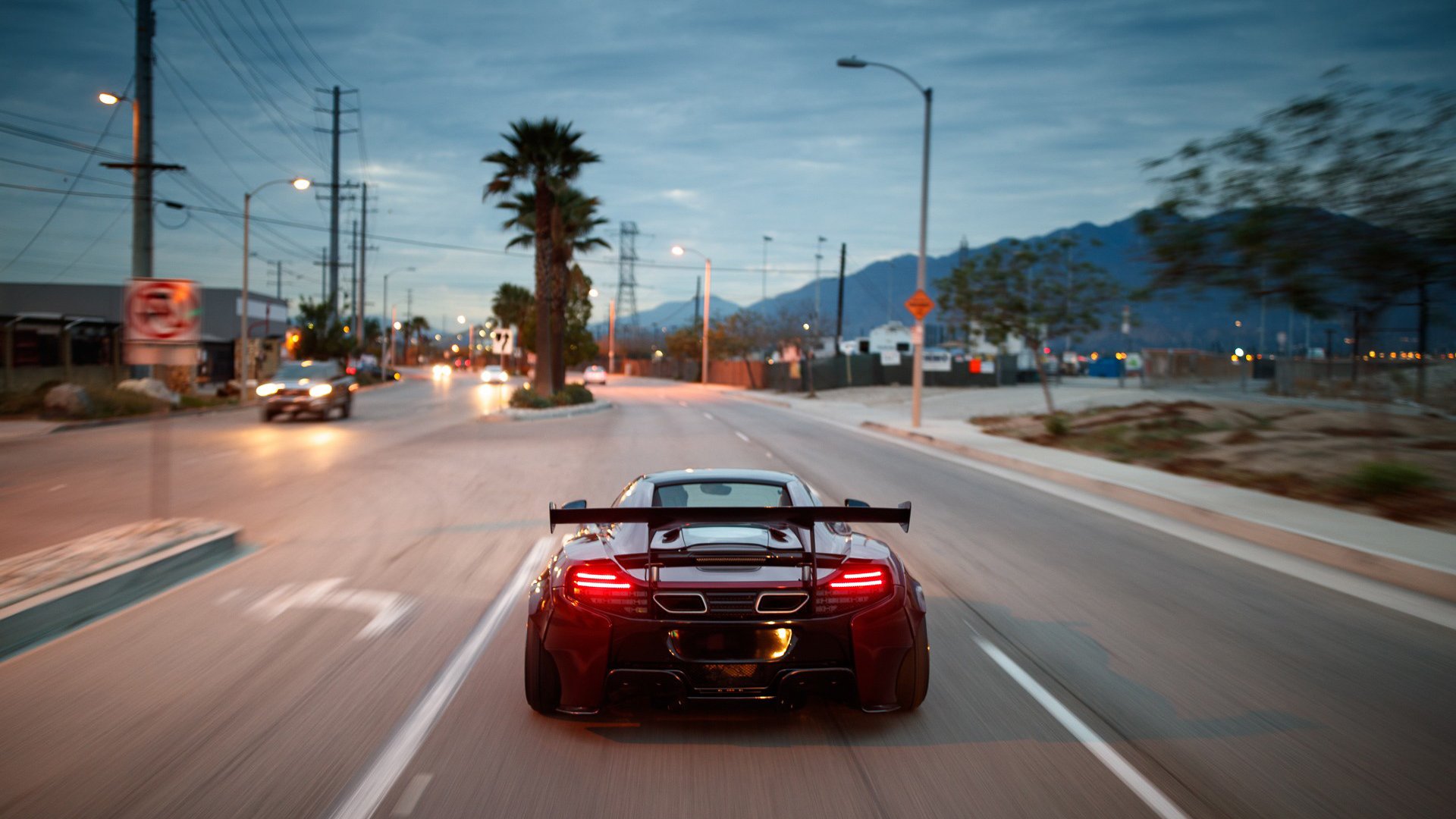 节奏大师克莱主导攻防，篮网团队协作压制独行侠进攻浪潮