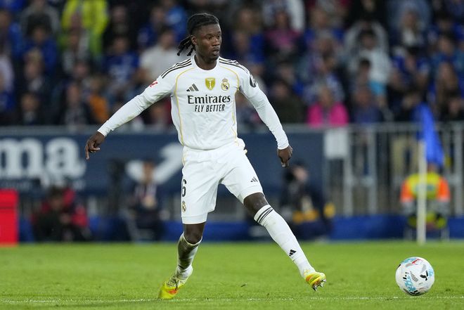 卡马文加爆发，南非提前终结悬念马赛