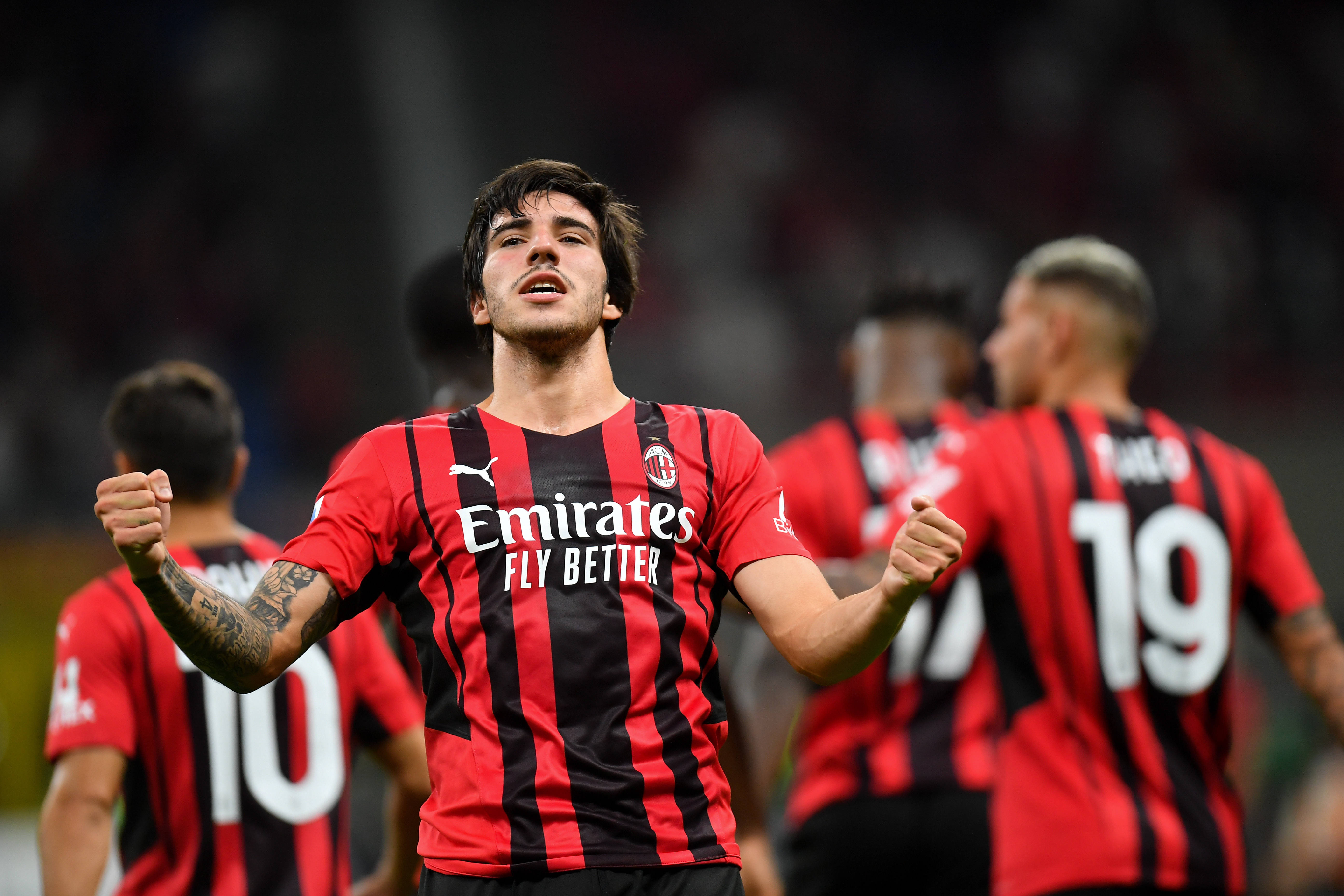 李刚仁彻底打爆防线，AC米兰完胜马赛