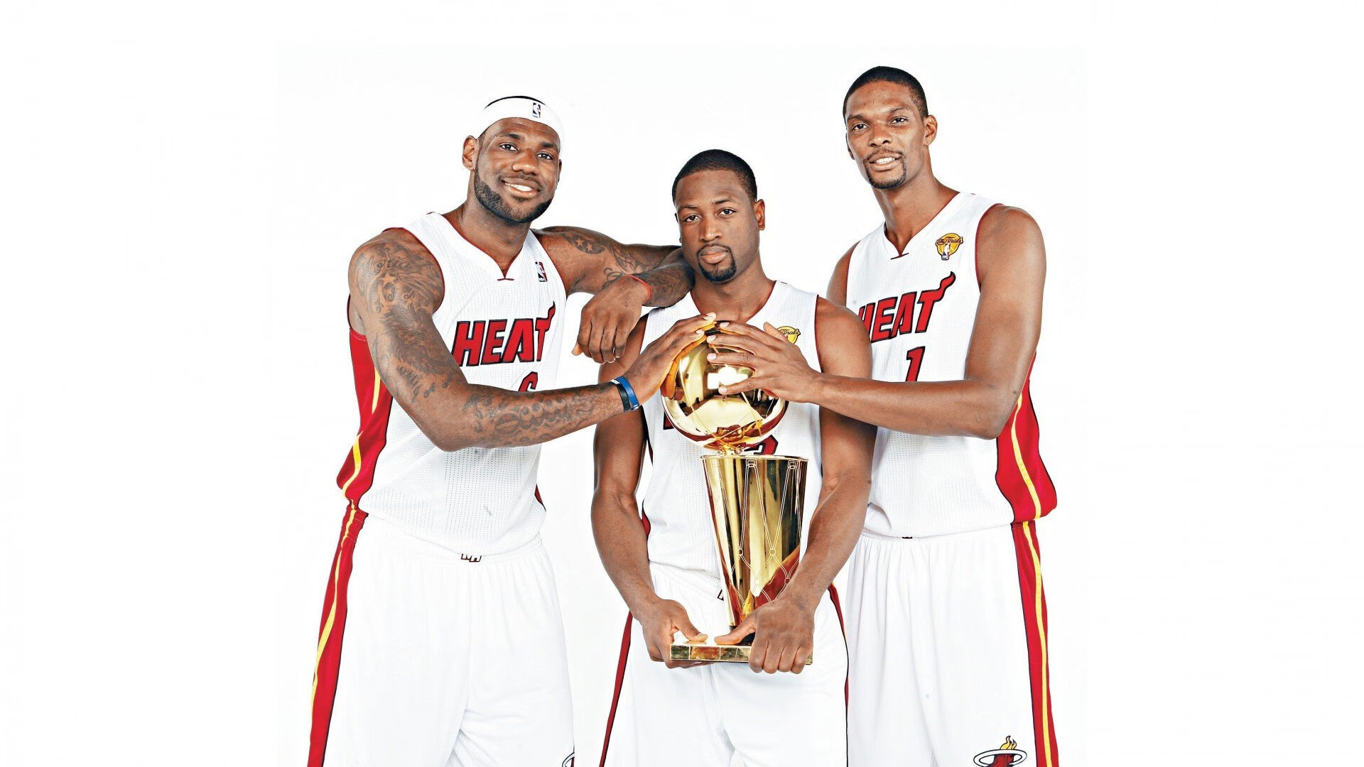 篮球双线传奇，雄鹿速胜太阳，约基奇欧冠淘汰赛接管比赛