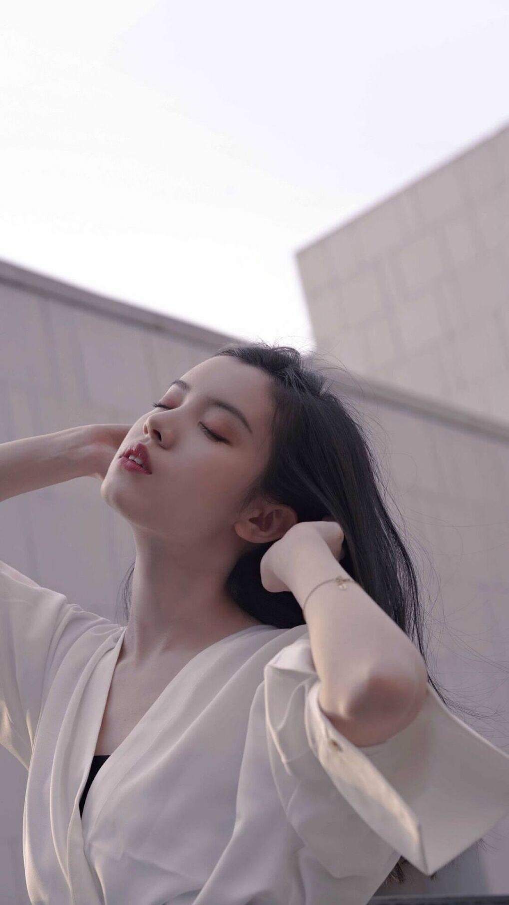 德甲争冠焦点战硝烟四起，曼联力克塞维利亚铸就欧战辉煌