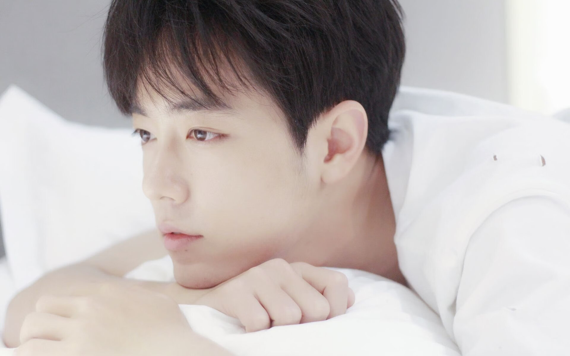 厄瓜多尔关键战突围伊朗，特奥F1揭幕战接管比赛，体育世界双星闪耀